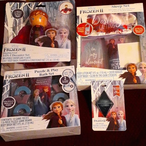 Disney Other - Disney Frozen 2 bundle